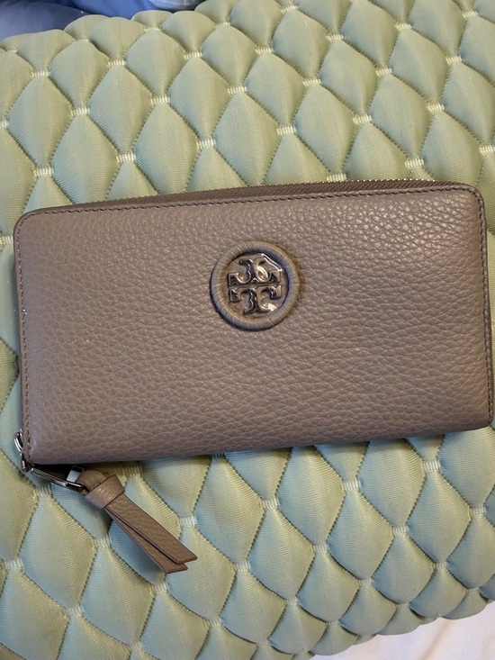 Tory Burch Handbags - Tory Burch Pebbled grey/Taupe Zip Around Wallet